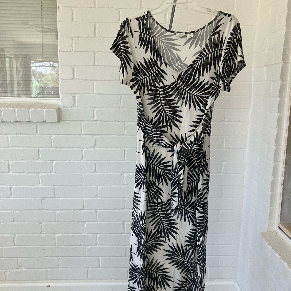 C&C California tropical Palm Leaf Black/White Print MIDI Dress Size M